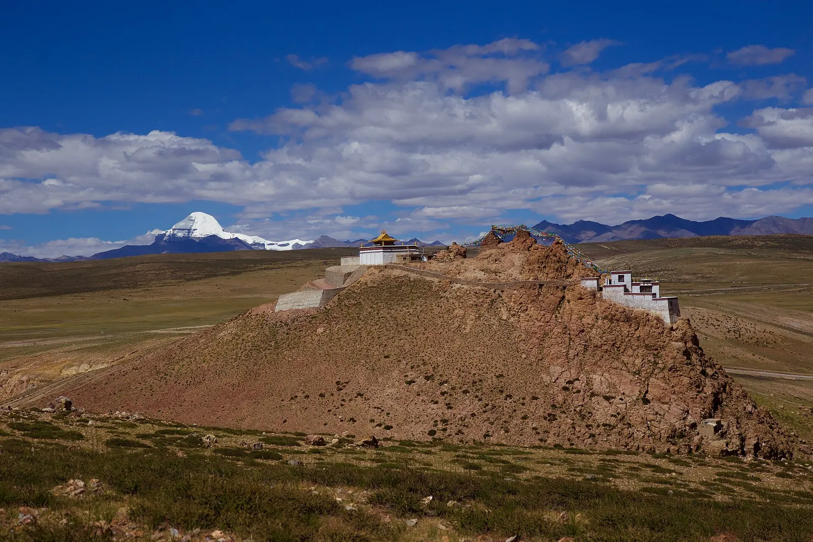 Chiu Gompa above the lake