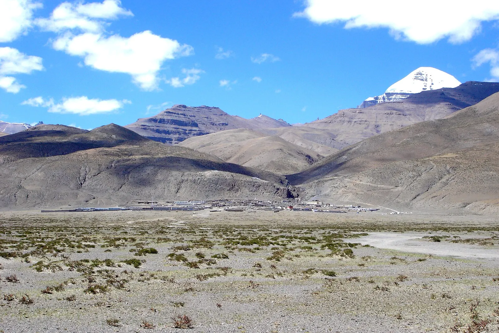 Darchen, gateway to the Kora