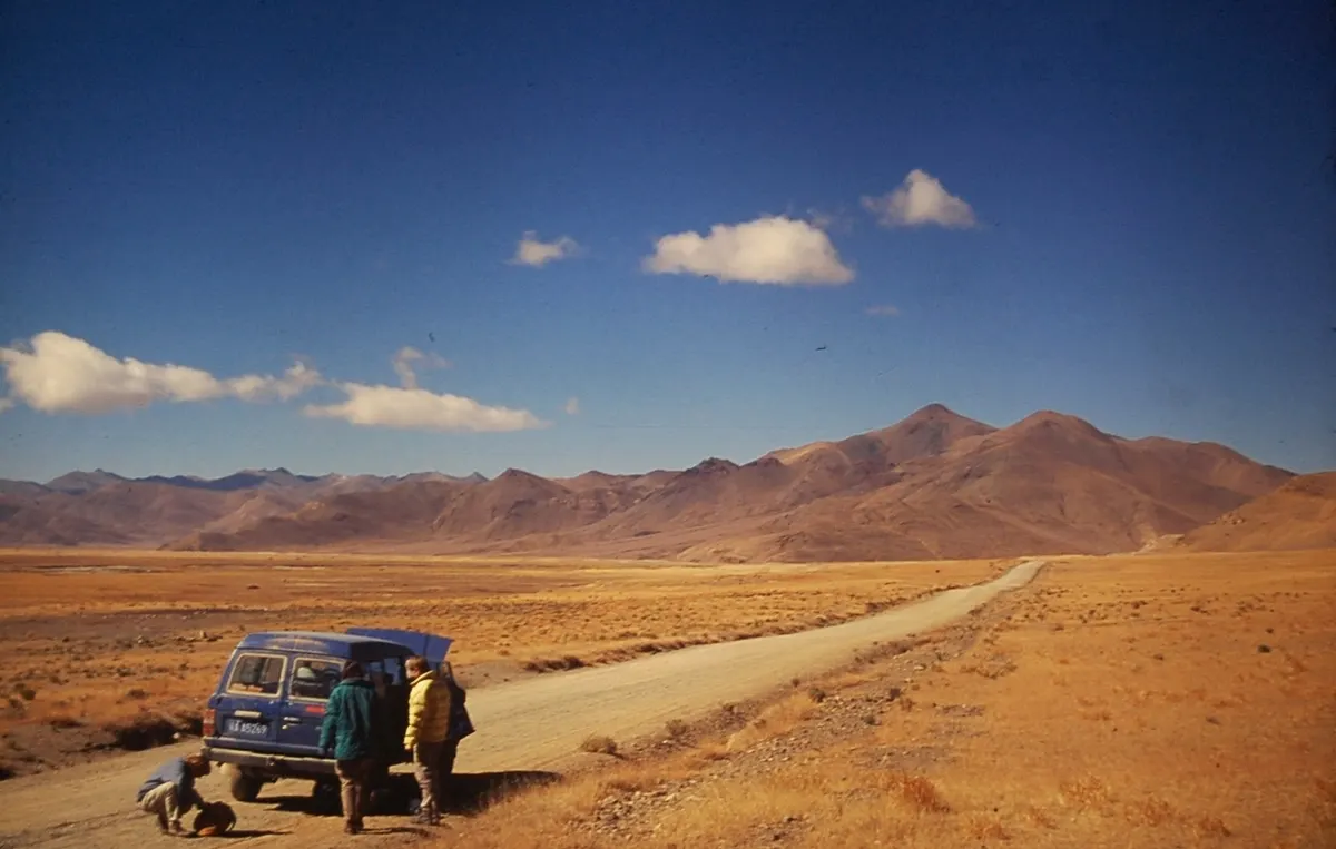 The overland road to the lake